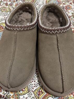 UGG Tasman II Slippers Antilope Suede Wool Lined Women’s Size 41